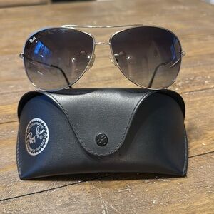 Women’s Ray Ban Aviator Sunglasses 3293